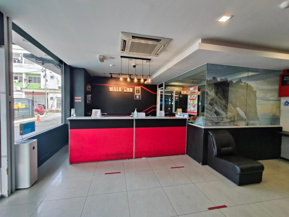Walk Inn Miri Extérieur photo