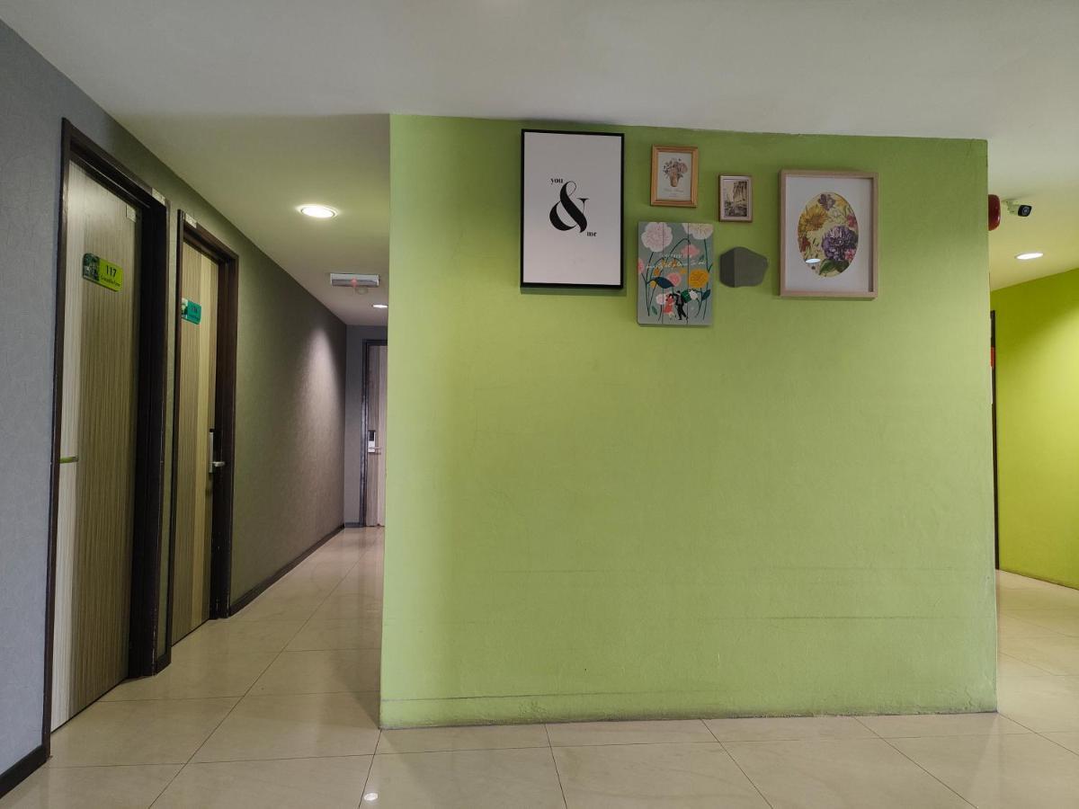 Walk Inn Miri Extérieur photo