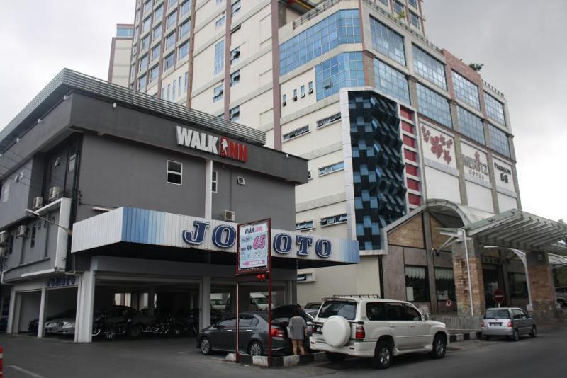 Walk Inn Miri Extérieur photo