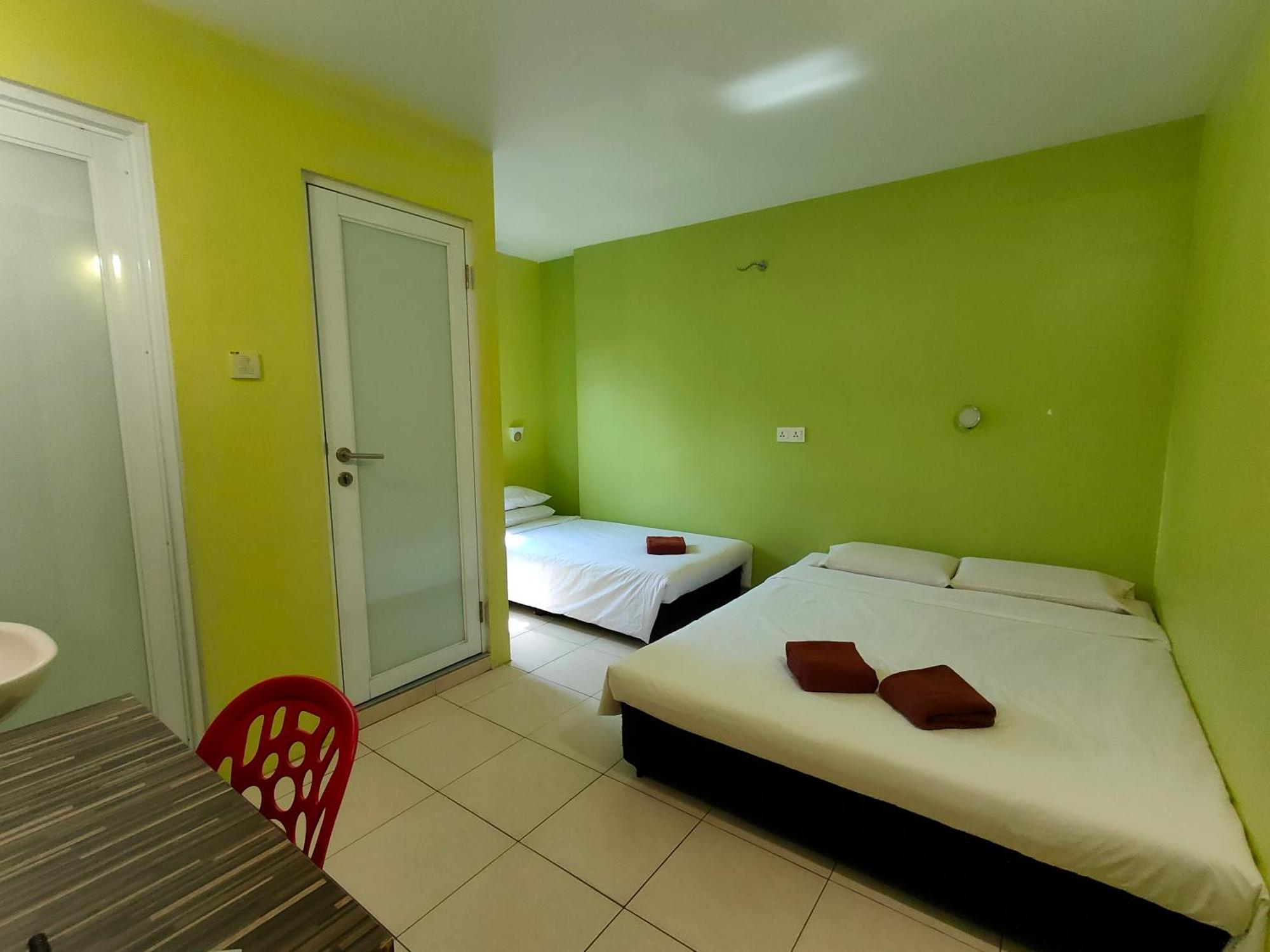 Walk Inn Miri Extérieur photo