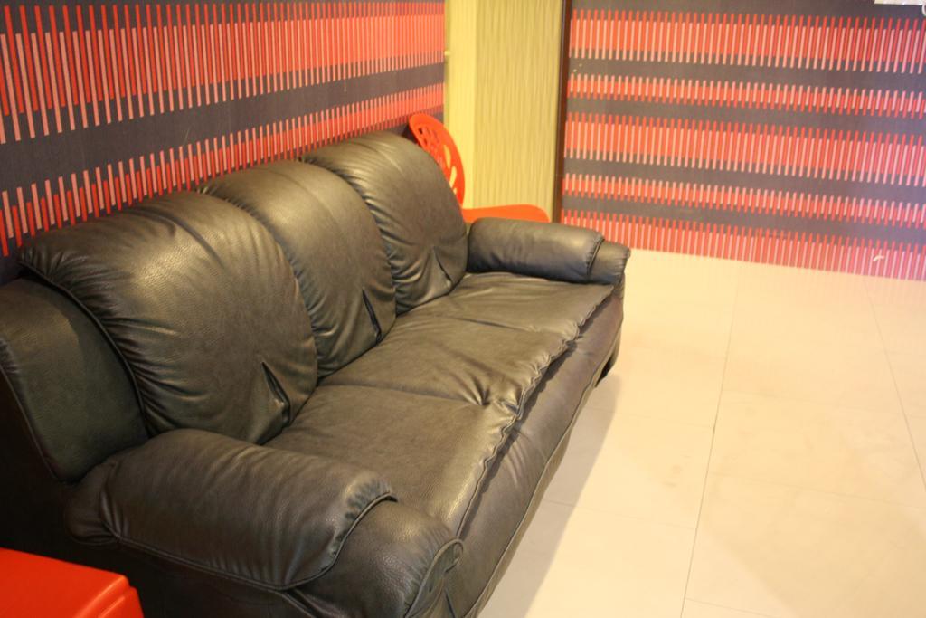 Walk Inn Miri Extérieur photo