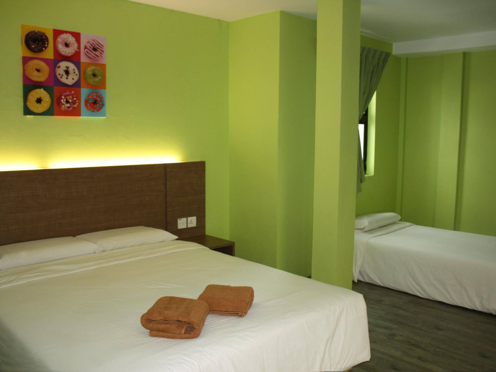 Walk Inn Miri Extérieur photo